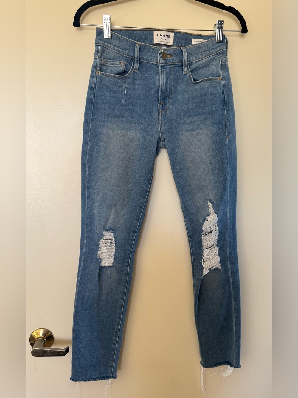 Frame Denim Le Skinny de Jeanne Crop Distressed Jeans in Size 25